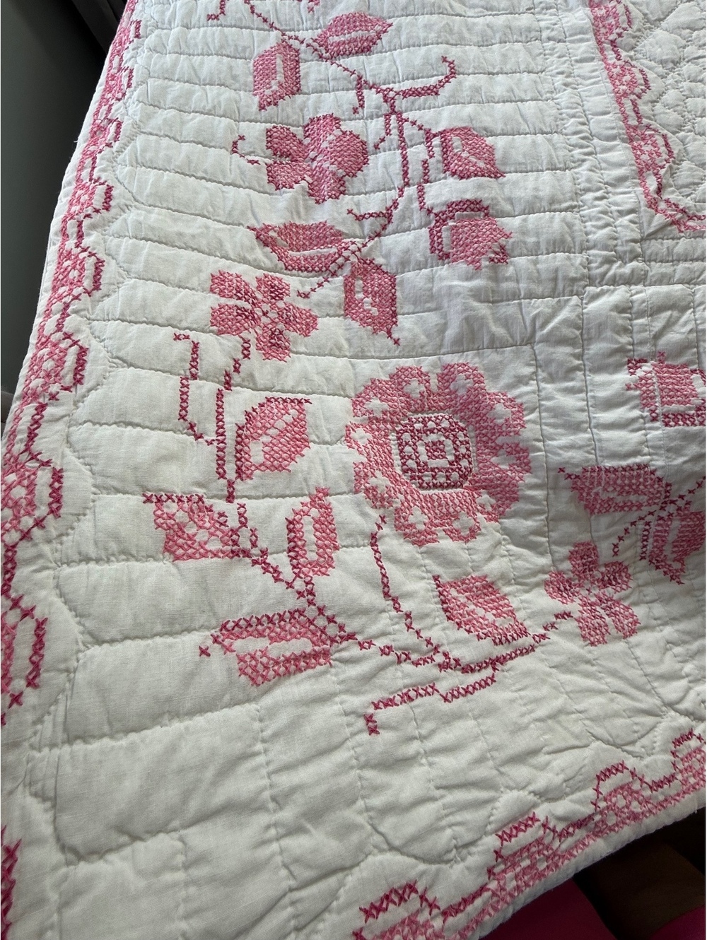 Vintage Handmade Pink Flora Hand Cross Stitch Hand Quilted Twin Quilt (cp21/tb1) - Picture 8 of 12